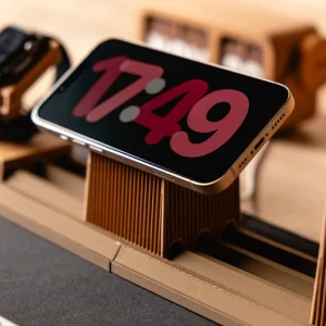 Moku Modular Desk System Magsafe Phone Holder - Hero / Use Case